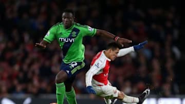 LONDON, ENGLAND - FEBRUARY 02 : Victor Wanyama of Southampton and Alexis Sanchez of Arsenal during the Barclays Premier League match between Arsenal and Southampton at the Emirates Stadium on February 2, 2016 in London, England. (Photo by Catherine Ivill - AMA/Getty Images)