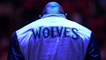LOS ANGELES, CA - MARCH 09: Kevin Garnett #21 of the Minnesota Timberwolves stands during the singing of the national anthem. (Photo by Stephen Dunn/Getty Images)