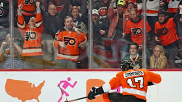 PHILADELPHIA, PA - JANUARY 14: Wayne Simmonds #17 of the Philadelphia Flyers celebrates his third period goal against the Minnesota Wild on January 14, 2019 at the Wells Fargo Center in Philadelphia, Pennsylvania. The goal was his second of the game. (Photo by Len Redkoles/NHLI via Getty Images)