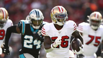 SANTA CLARA, CALIFORNIA - OCTOBER 27: Tevin Coleman #26 of the San Francisco 49ers runs for a 48-yard touchdown against the Carolina Panthers during the second quarter at Levi's Stadium on October 27, 2019 in Santa Clara, California. (Photo by Ezra Shaw/Getty Images)