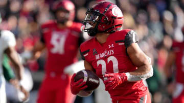Cincinnati Bearcats running back Ryan Montgomery during game against the Tulane Green Wave at Nippert Stadium.