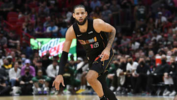 Miami Heat forward Caleb Martin (16) brings the ball up the court against the Milwaukee Bucks(Jim Rassol-USA TODAY Sports)