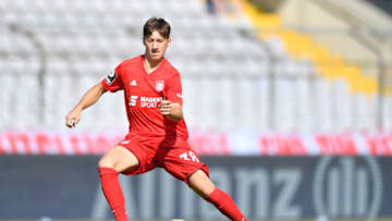 MUNICH, GERMANY - AUGUST 31: Angelo Stiller of Bayern Muenchen II plays the ball during the 3. Liga match between Bayern Muenchen II and SpVgg Unterhaching at Stadion an der Gruenwalder Straße on August 31, 2019 in Munich, Germany. (Photo by Sebastian Widmann/Getty Images for DFB)