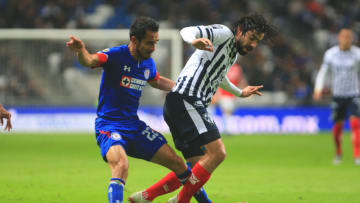 MONTERREY, MEXICO - DECEMBER 05: Rafael Baca (L) of Cruz Azul fights for the ball with Rodolfo Pizarro (D) of Monterrey during the semifinal first leg match between Monterrey and Cruz Azul as part of the Torneo Apertura 2018 Liga MX at BBVA Bancomer Stadium on December 5, 2018 in Monterrey, Mexico. (Photo by Alfredo Lopez/Jam Media/Getty Images)