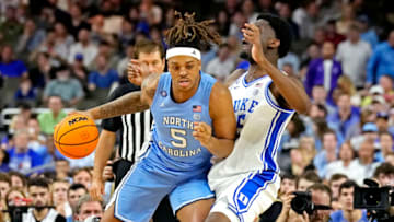 Duke basketball center Mark Williams defends Armando Bacot (Robert Deutsch-USA TODAY Sports)