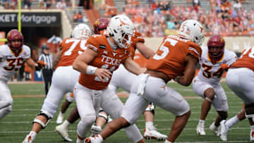 Sam Ehlinger, Bijan Robinson, Texas Football Mandatory Credit: Scott Wachter-USA TODAY Sports