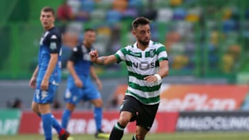 LISBON, PORTUGAL - AUGUST 5: Bruno Fernandes of Sporting CP in action during the Pre-Season Friendly match between Sporting CP and Empoli FC at Estadio Jose Alvalade on August 5, 2018 in Lisbon, Portugal. (Photo by Gualter Fatia/Getty Images)