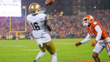 Oct 3, 2015; Clemson, SC, USA; Notre Dame Fighting Irish wide receiver Torii Hunter Jr. (16) catches a pass for a touchdown in front of Clemson Tigers cornerback Ryan Carter (31) in the fourth quarter at Clemson Memorial Stadium. Clemson won 24-22. Mandatory Credit: Matt Cashore-USA TODAY Sports