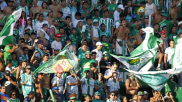 LEON, MEXICO - APRIL 20: Fans of Leon cheer for their team during the 15th round match between Leon and Atlas as part of the Torneo Clausura 2019 Liga MX at Leon Stadium on April 20, 2019 in Leon, Mexico. (Photo by Leopoldo Smith/Getty Images)