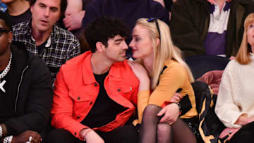 NEW YORK, NY - MARCH 09: Joe Jonas and Sophie Turner attend the Sacramento Kings v New York Knicks game at Madison Square Garden on March 9, 2019 in New York City. (Photo by James Devaney/Getty Images)