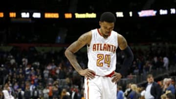 Jan 5, 2016; Atlanta, GA, USA; Atlanta Hawks forward Kent Bazemore (24) reacts in the closing seconds of the fourth quarter during their loss to the New York Knicks at Philips Arena. The Knicks won 107-101. Mandatory Credit: Jason Getz-USA TODAY Sports