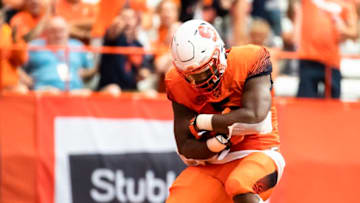 SYRACUSE, NY - SEPTEMBER 15: Ravian Pierce #6 of the Syracuse Orange pulls in a touchdown reception during the third quarter against the Florida State Seminoles at the Carrier Dome on September 15, 2018 in Syracuse, New York. Syracuse defeats Florida State 30-7. (Photo by Brett Carlsen/Getty Images)
