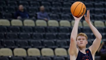 Mar 17, 2022; Pittsburgh, PA, USA; Illinois Fighting Illini guard Luke Goode (10) shoots the ball during practice before the first round of the 2022 NCAA Tournament at PPG Paints Arena. Mandatory Credit: Geoff Burke-USA TODAY Sports