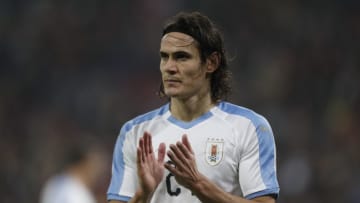 BUDAPEST, HUNGARY - NOVEMBER 15: Edinson Cavani of Uruguay applauds fans after the International Friendly match between Hungary v Uruguay at Stadium Puskas Ferenc on November 15, 2019 in Budapest, Hungary. (Photo by Laszlo Balogh/Getty Images)