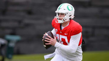 Bo Nix shockingly leaned into a once-famous Auburn football Twitter meme in describing why he's still playing college football at Oregon Mandatory Credit: The Register Guard