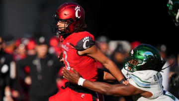 Cincinnati Bearcats quarterback Evan Prater during game against the Tulane Green Wave at Nippert Stadium.