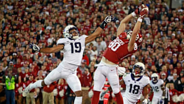 NORMAN, OK - NOVEMBER 11: Tight end Grant Calcaterra