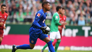 BREMEN, GERMANY - AUGUST 17: Zackary Steffen of Fortuna Duesseldorf in action during the Bundesliga match between SV Werder Bremen and Fortuna Duesseldorf at Wohninvest Weserstadion on August 17, 2019 in Bremen, Germany. (Photo by Oliver Hardt/Bongarts/Getty Images)