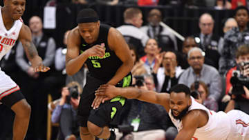 COLUMBUS, OH - JANUARY 5: Cassius Winston #5 of the Michigan State Spartans outruns a diving Keyshawn Woods #32 of the Ohio State Buckeyes to a loose ball in the second half on January 5, 2019 at Value City Arena in Columbus, Ohio. Michigan State defeated Ohio State 86-77. (Photo by Jamie Sabau/Getty Images)