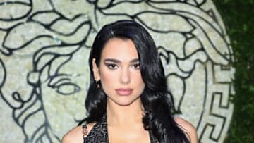 MILAN, ITALY - SEPTEMBER 26: Dua Lipa is seen on the front row of the Versace special event during the Milan Fashion Week - Spring / Summer 2022 on September 26, 2021 in Milan, Italy. (Photo by Daniele Venturelli/Daniele Venturelli / Getty Images )