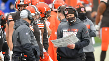 CLEVELAND, OHIO - JANUARY 03: Quarterback Baker Mayfield #6 discusses a play with head coach Kevin Stefanski of the Cleveland Browns during the second quarter against the Pittsburgh Steelers at FirstEnergy Stadium on January 03, 2021 in Cleveland, Ohio. The Browns defeated the Steelers 24-22. (Photo by Jason Miller/Getty Images)
