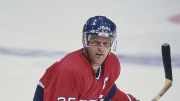 Vincent Damphousse #25, Center for the Montreal Canadiens during the NHL Western Conference Pacific Division game against the Mighty Ducks of Anaheim on 6th November 1996 at the Arrowhead Pond of Anaheim arena in Anaheim, California, United States. The Canadiens won the game 6 - 5. (Photo by Glenn Cratty/Allsport/Getty Images)