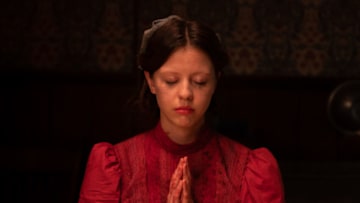 PEARL. (L-R) Mia Goth - Credit: Christopher Moss