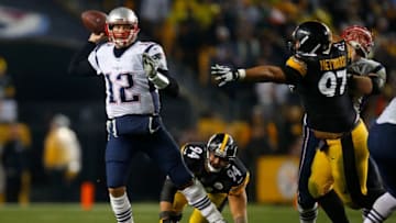 PITTSBURGH, PA - DECEMBER 17: Tom Brady #12 of the New England Patriots drops back to pass in the second half during the game against the Pittsburgh Steelers at Heinz Field on December 17, 2017 in Pittsburgh, Pennsylvania. (Photo by Justin K. Aller/Getty Images)