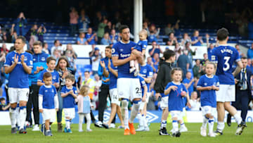 LIVERPOOL, ENGLAND - MAY 05: Ramiro Funes Mori of Everton takes part in the lap of honour with his children and teammates during the Premier League match between Everton and Southampton at Goodison Park on May 5, 2018 in Liverpool, England. (Photo by Alex Livesey/Getty Images)