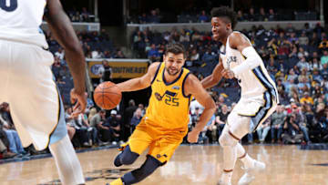 MEMPHIS, TN - MARCH 9: Raul Neto #25 of the Utah Jazz handles the ball against the Memphis Grizzlies on March 9, 2018 at FedExForum in Memphis, Tennessee. Copyright 2018 NBAE (Photo by Joe Murphy/NBAE via Getty Images)