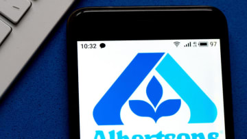 UKRAINE - 2020/03/08: In this photo illustration an Albertsons logo seen displayed on a smartphone. (Photo Illustration by Igor Golovniov/SOPA Images/LightRocket via Getty Images)