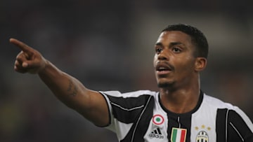 ROME, ITALY - MAY 14: Mario Lemina of Juventus FC celebrates after scoring the opening goal during the Serie A match between AS Roma and Juventus FC at Stadio Olimpico on May 14, 2017 in Rome, Italy. (Photo by Paolo Bruno/Getty Images )