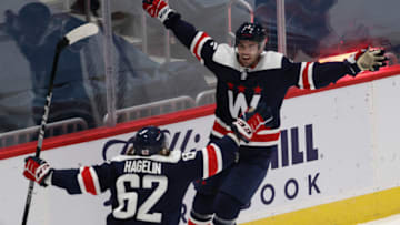 Justin Schultz, Carl Hagelin, Washington Capitals Mandatory Credit: Geoff Burke-USA TODAY Sports