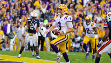 BATON ROUGE, LA - OCTOBER 26: LSU Tigers quarterback Joe Burrow (9) runs in a touchdown against Auburn Tigers defensive back Daniel Thomas (24) on October 26, 2019 at the Tiger Stadium in Baton Rouge, LA. (Photo by Stephen Lew/Icon Sportswire via Getty Images)