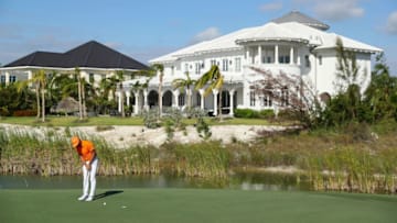 NASSAU, BAHAMAS - DECEMBER 04: Rickie Fowler of the United States putts on the 12th hole during the final round of the Hero World Challenge at Albany, The Bahamas on December 4, 2016 in Nassau, Bahamas. (Photo by Christian Petersen/Getty Images)