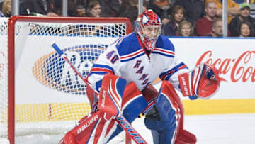 EDMONTON, CANADA - NOVEMBER 5: Steve Valiquette #40 of the New York Rangers concentrates on the puck against the Edmonton Oilers at Rexall Place on November 5, 2009 in Edmonton, Alberta, Canada. The Rangers beat the Oilers 4-2. (Photo by Andy Devlin/NHLI via Getty Images)