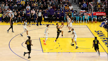 SAN FRANCISCO, CALIFORNIA - NOVEMBER 03: Stephen Curry #30 of the Golden State Warriors drives to the basket against the Charlotte Hornets at Chase Center on November 03, 2021 in San Francisco, California. NOTE TO USER: User expressly acknowledges and agrees that, by downloading and/or using this photograph, User is consenting to the terms and conditions of the Getty Images License Agreement. (Photo by Ezra Shaw/Getty Images)