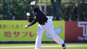 Feb 19, 2016; Tampa, FL, USA; New York Yankees relief pitcher Aroldis Chapman (54) works out at George M. Steinbrenner Field. Mandatory Credit: Kim Klement-USA TODAY Sports