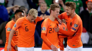 ROTTERDAM, NETHERLANDS - OCTOBER 10: Memphis Depay of Holland celebrates 3-1 with Donyell Malen of Holland, Donny van de Beek of Holland, Frenkie de Jong of Holland, Matthijs de Ligt of Holland during the EURO Qualifier match between Holland v Northern Ireland at the Feijenoord Stadium on October 10, 2019 in Rotterdam Netherlands (Photo by Erwin Spek/Soccrates/Getty Images)