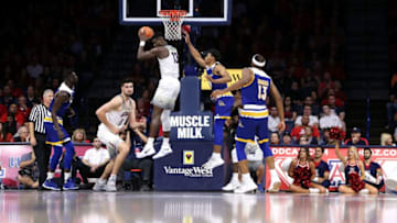 TUCSON, AZ - NOVEMBER 16: Deandre Ayton