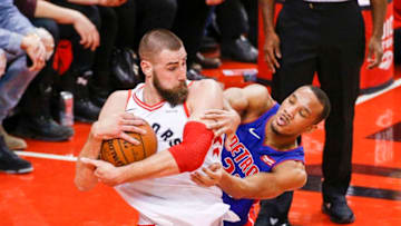 Jonas Valanciunas Avery Bradley Memphis Grizzlies (Carlos Osorio/Toronto Star via Getty Images)