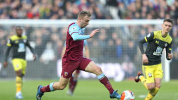 LONDON, ENGLAND - FEBRUARY 29: Jarrod Bowen of West Ham United runs with the ball during the Premier League match between West Ham United and Southampton FC at London Stadium on February 29, 2020 in London, United Kingdom. (Photo by Stephen Pond/Getty Images)