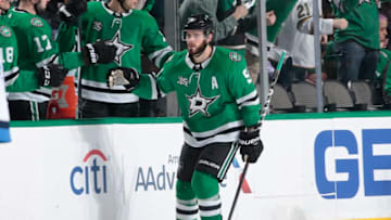DALLAS, TX - FEBRUARY 24: Tyler Seguin #91 of the Dallas Stars scores a late second period goal against the Winnipeg Jets at the American Airlines Center on February 24, 2018 in Dallas, Texas. (Photo by Glenn James/NHLI via Getty Images)