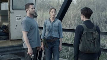 Garret Dillahunt as John Dorie, Jenna Elfman as Naomi, Maggie Grace as Althea - Fear the Walking Dead _ Season 4, Episode 9 - Photo Credit: Ryan Green/AMC