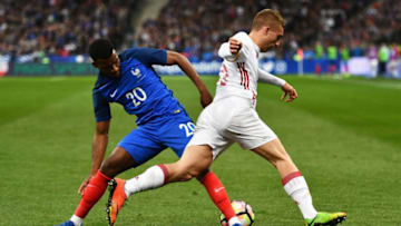PARIS, FRANCE - MARCH 28: Thomas Lemar of France challenges Gerard Deulofeu of Spain during the International Friendly match between France and Spain at Stade de France on March 28, 2017 in Paris, France. (Photo by Dan Mullan/Getty Images)