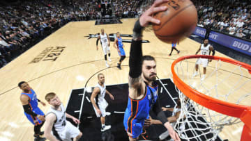 SAN ANTONIO, TX - JANUARY 31: Steven Adams