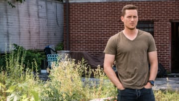 CHICAGO P.D. -- "False Positive" Episode 703 -- Pictured: Jesse Lee Soffer as Det. Jay Halstead -- (Photo by: Matt Dinerstein/NBC)