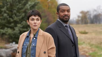 Coroner -- "Bridges" -- Image Number: COR108_1000r.jpg -- Pictured (L-R): Serinda Swan as Dr. Jenny Cooper and Roger Cross as Detective Donovan "Mac" McAvoy -- Photo: © 2020 Muse Entertainment Enterprises, Inc.