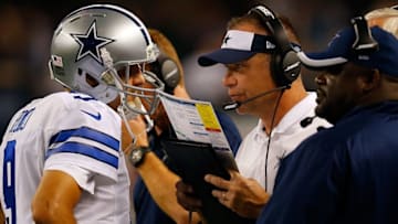 ARLINGTON, TX - OCTOBER 27: Tony Romo