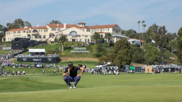 PACIFIC PALISADES, CALIFORNIA - FEBRUARY 20: Justin Thomas of the United States lines up a putt on the tenth green during the final round of The Genesis Invitational at Riviera Country Club on February 20, 2022 in Pacific Palisades, California. (Photo by Rob Carr/Getty Images)
